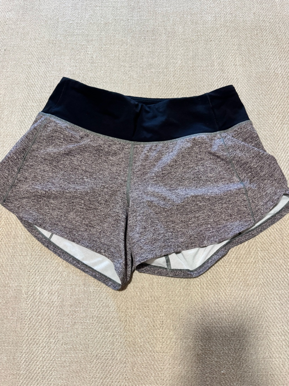 SIZE 4 GUC Lululemon Gray Athletic Shorts with liner